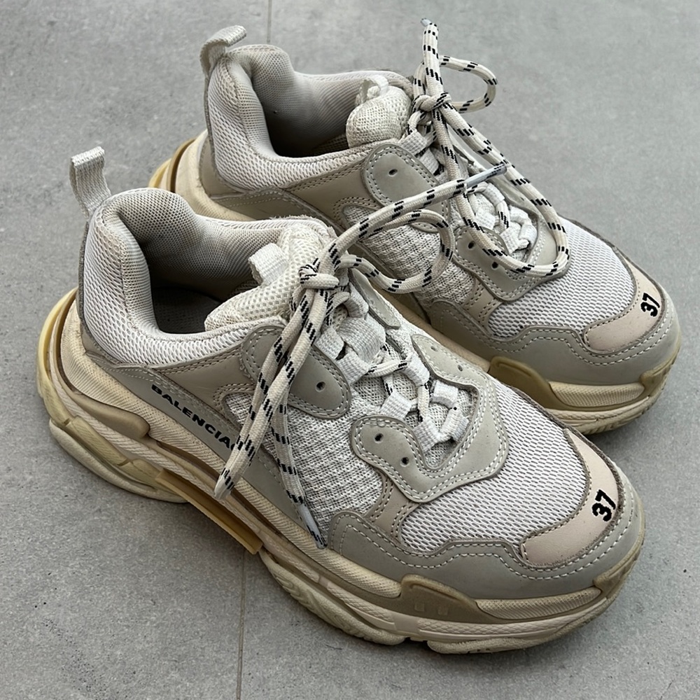 Balenciaga Triple S off white sneakers